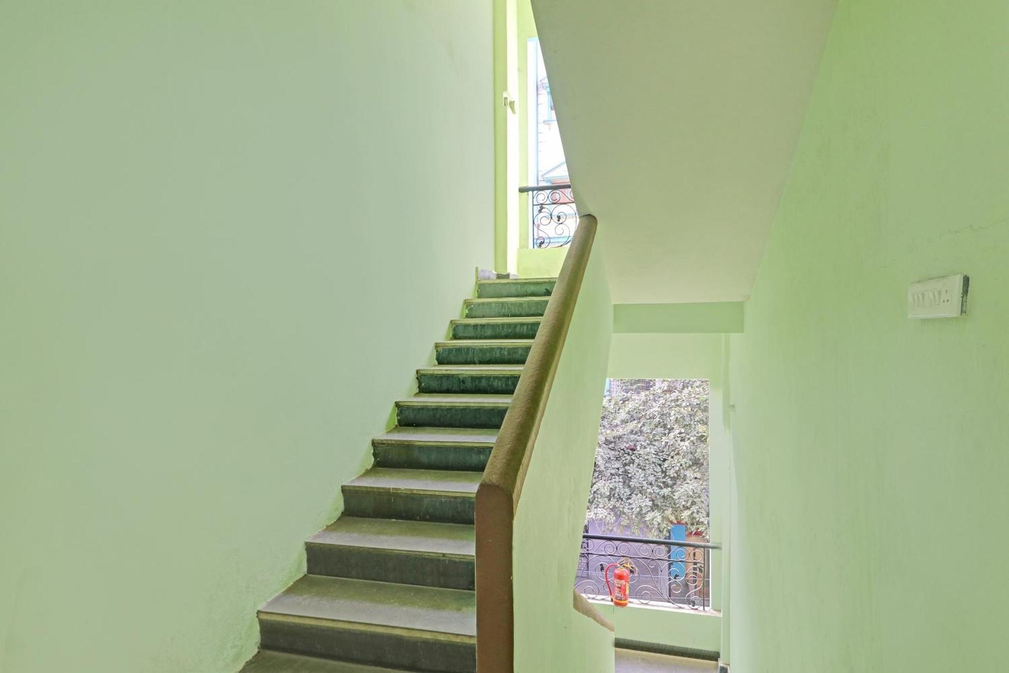 Hotel O Vasista Residency Hyderabad Exterior foto