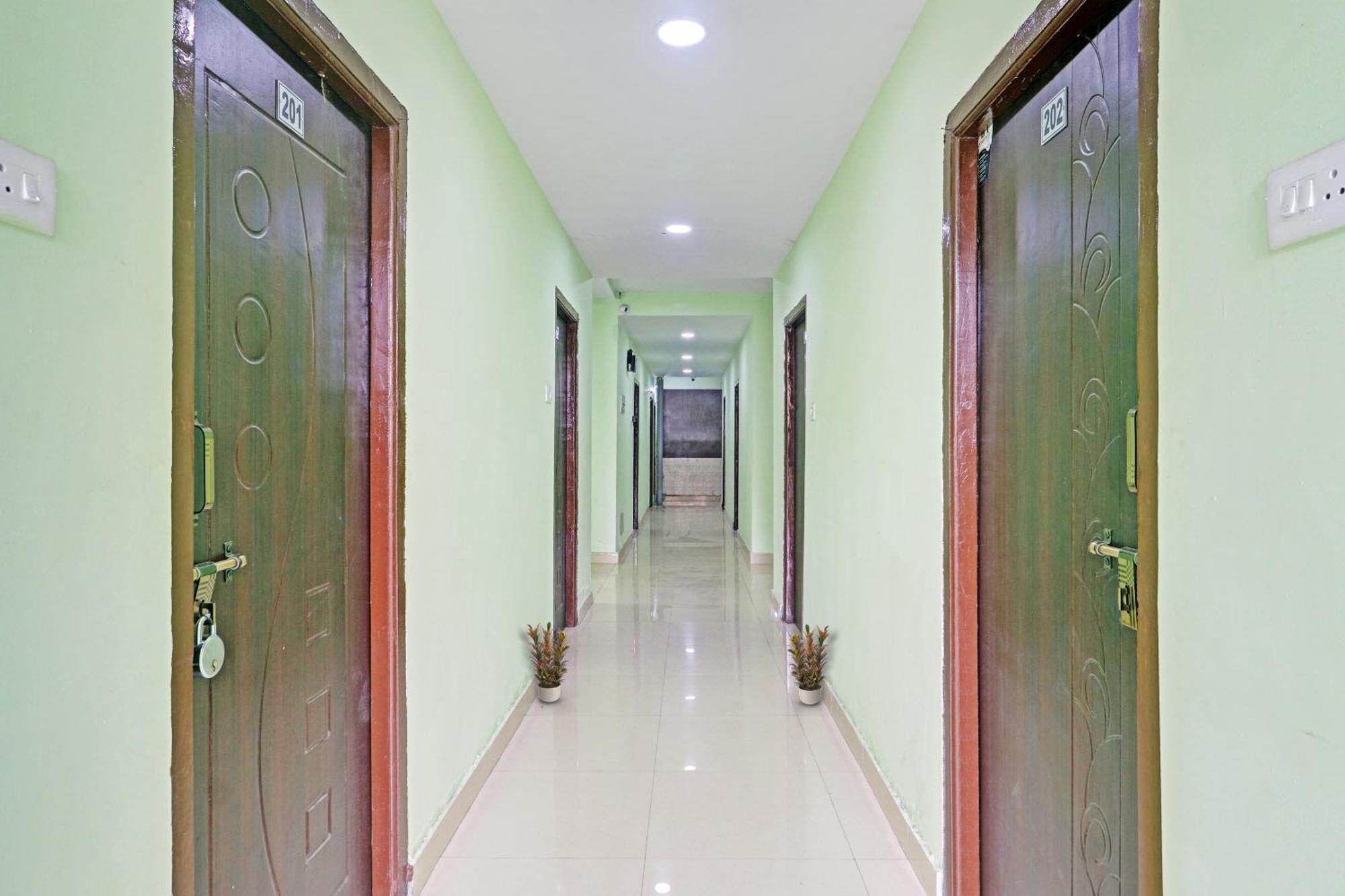 Hotel O Vasista Residency Hyderabad Exterior foto