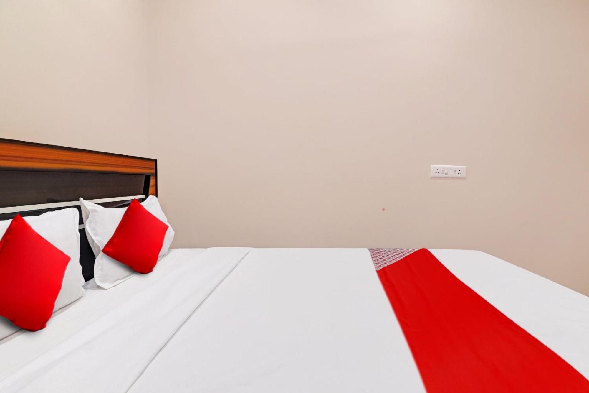 Hotel O Vasista Residency Hyderabad Exterior foto