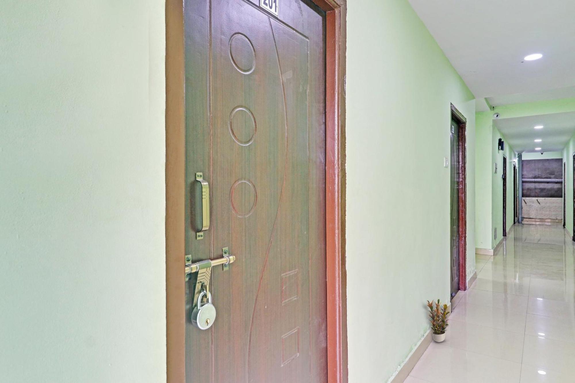 Hotel O Vasista Residency Hyderabad Exterior foto